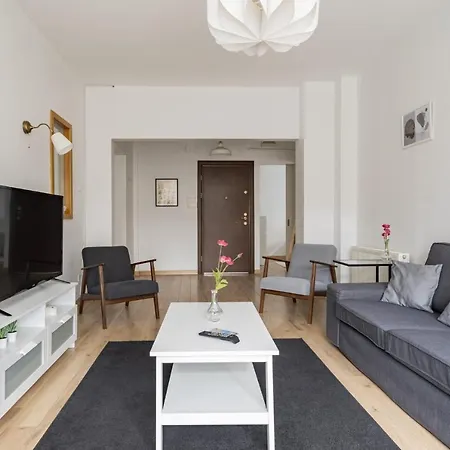 Apartment Specious And Stylish Near Bagdat Street With Excellent Location In Kadikoy