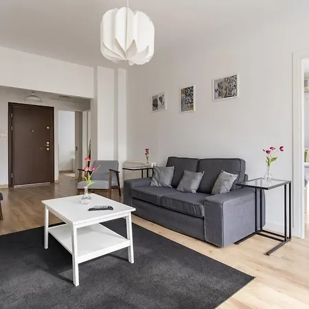 Specious And Stylish Near Bagdat Street With Excellent Location In Kadikoy *