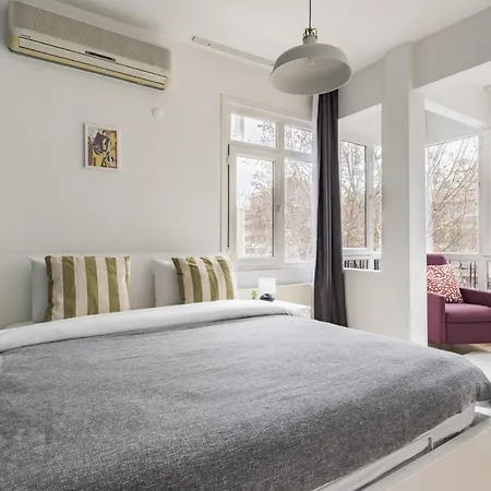 Apartment Specious And Stylish Near Bagdat Street With Excellent Location In Kadikoy