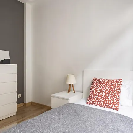 Specious And Stylish Near Bagdat Street With Excellent Location In Kadikoy Apartment